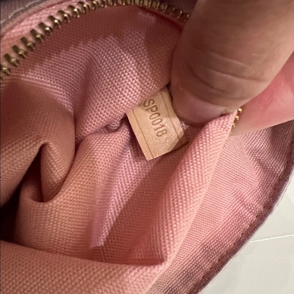 Louis Vuitton Damien Azur
Graceful PM handbag - Picture 10 of 17